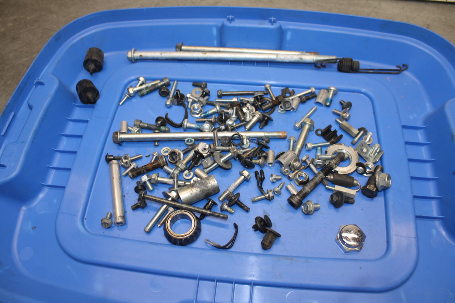 09-11 DUCATI 1198 MOUNTING BOLTS HARDWARE MOTOR SCREWS BB705