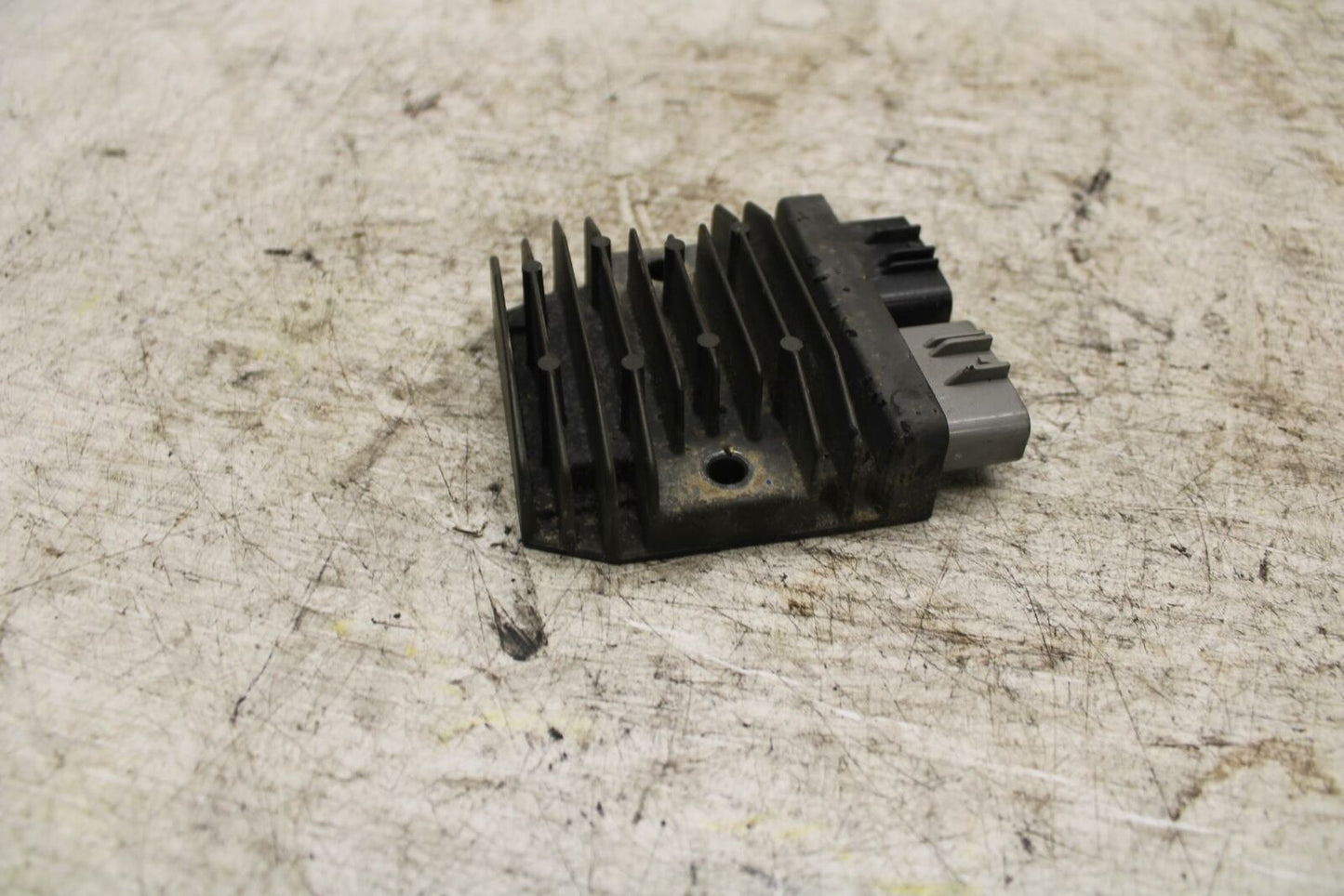 16-21 YAMAHA XSR900 RECTIFIER VOLTAGE REGULATOR BB370