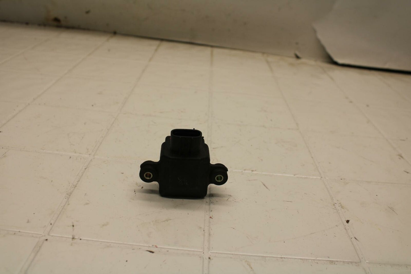 01-05 YAMAHA FZS1000 TIP OVER BANK ANGLE CRASH SENSOR SWITCH BB 04