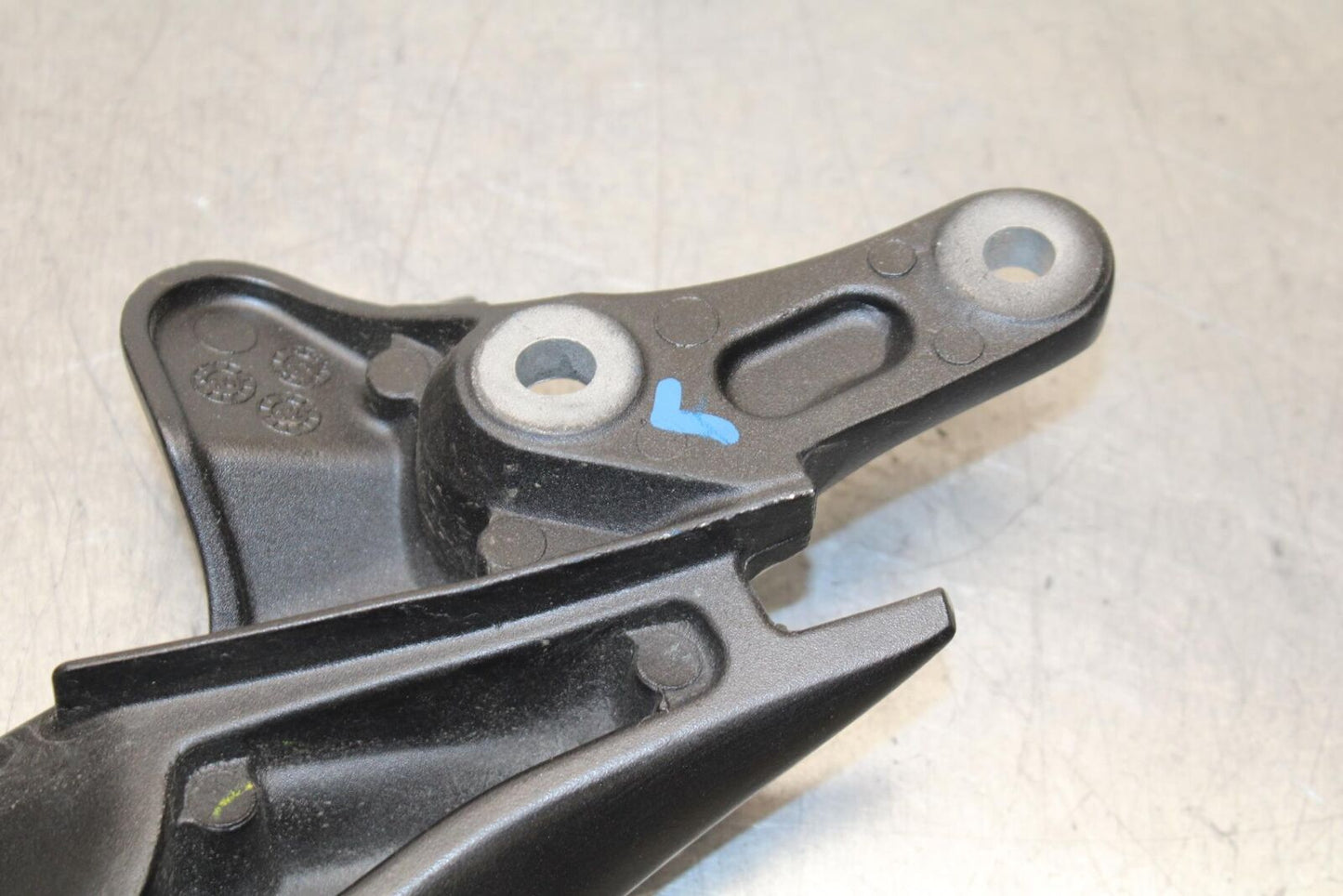 11-19 HONDA CBR125R PASSENGER REAR SEAT GRAB BAR HANDLE SET BB105