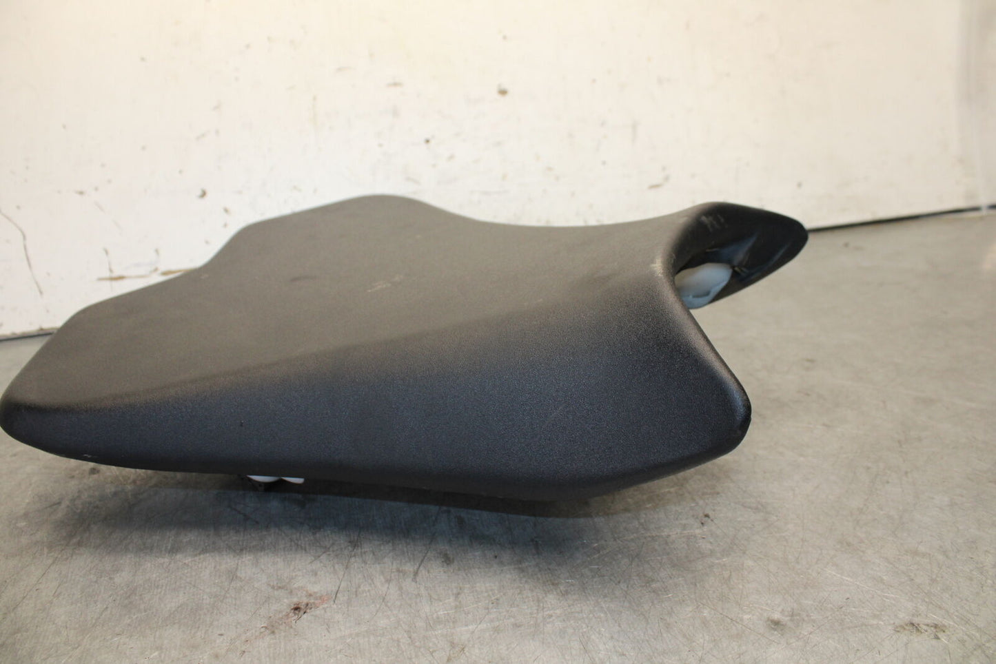 13-18 KAWASAKI NINJA ZX6R FRONT DRIVERS SEAT PAD SADDLE BB682