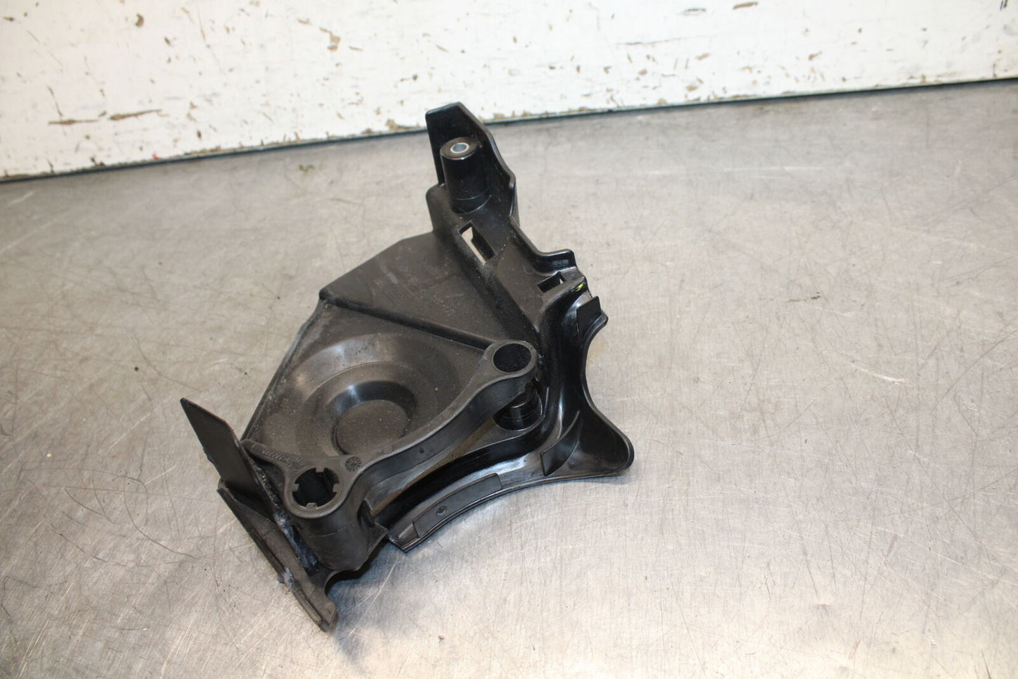 21-24 APRILIA TUONO 660 FACTORY ENGINE SPROCKET COVER BB733