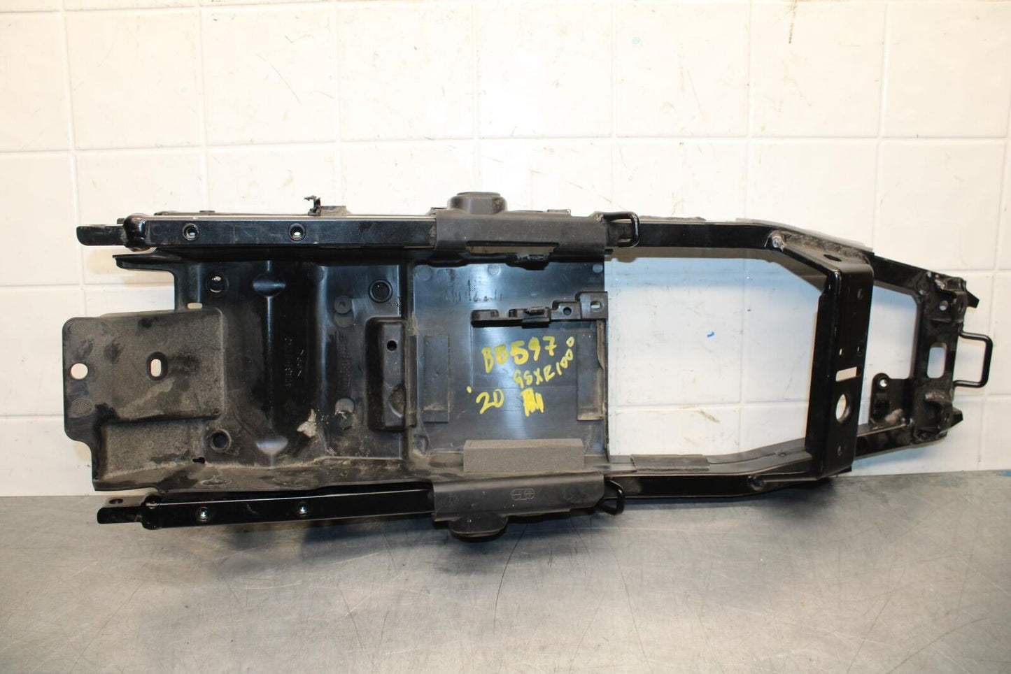 20 SUZUKI GSXR 1000 REAR SUBFRAME BACK SUB FRAME BB597