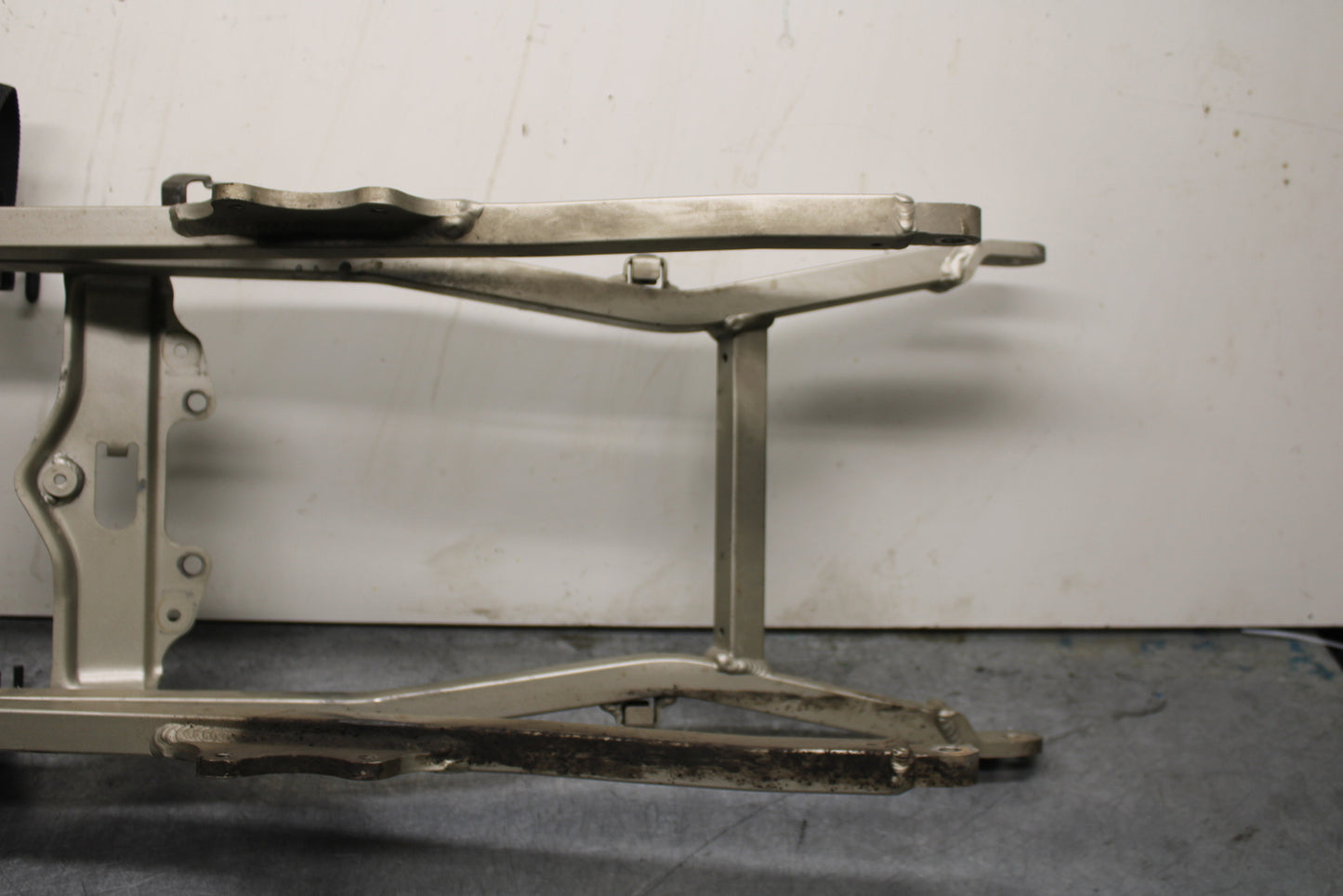 00-02 KAWASAKI NINJA ZX6R REAR SUBFRAME BACK SUB FRAME BB750