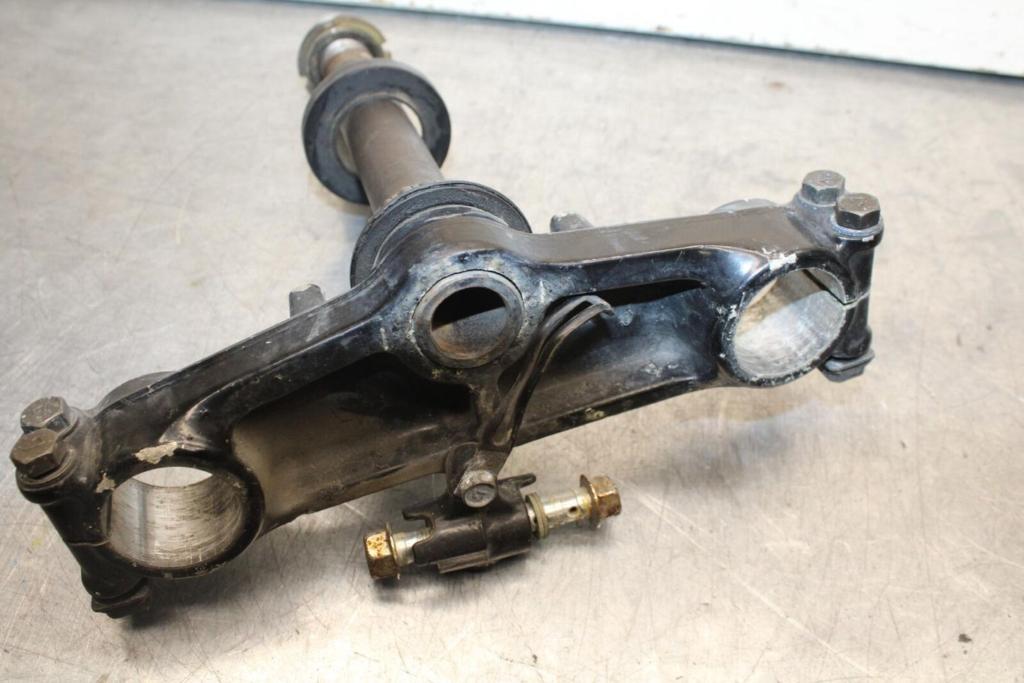 80-81 SUZUKI GS1000GL FRONT FORKS CLAMP LOWER TRIPLE TREE STEM BB103