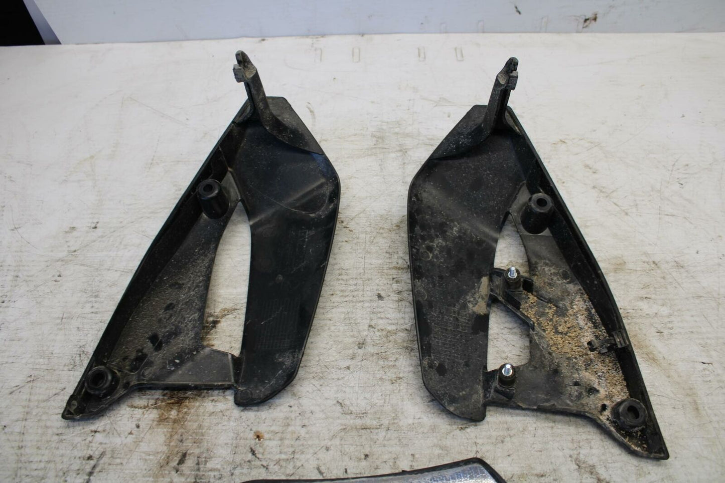 17-20 DUCATI MONSTER 797 MID UPPER SIDE FAIRING BB309