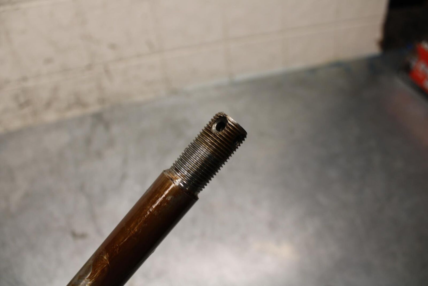 1977 Yamaha XS750 REAR AXLE BACK WHEEL RIM PIVOT BOLT AXEL 1J7-25381-00-00 BB554