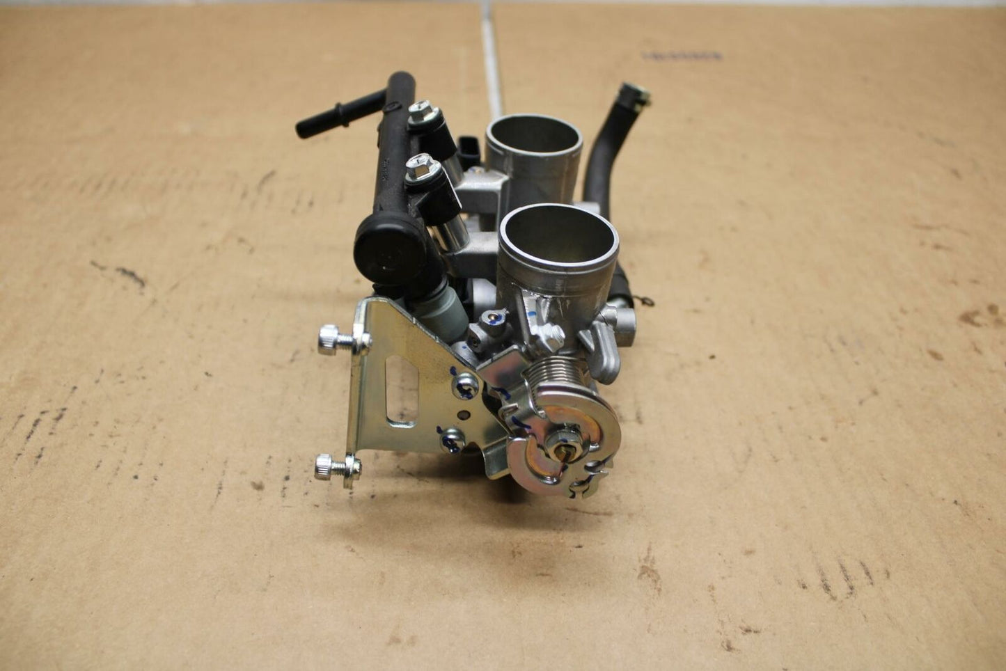 19-21 YAMAHA YZF R3 CARBS CARBURETORS BB378