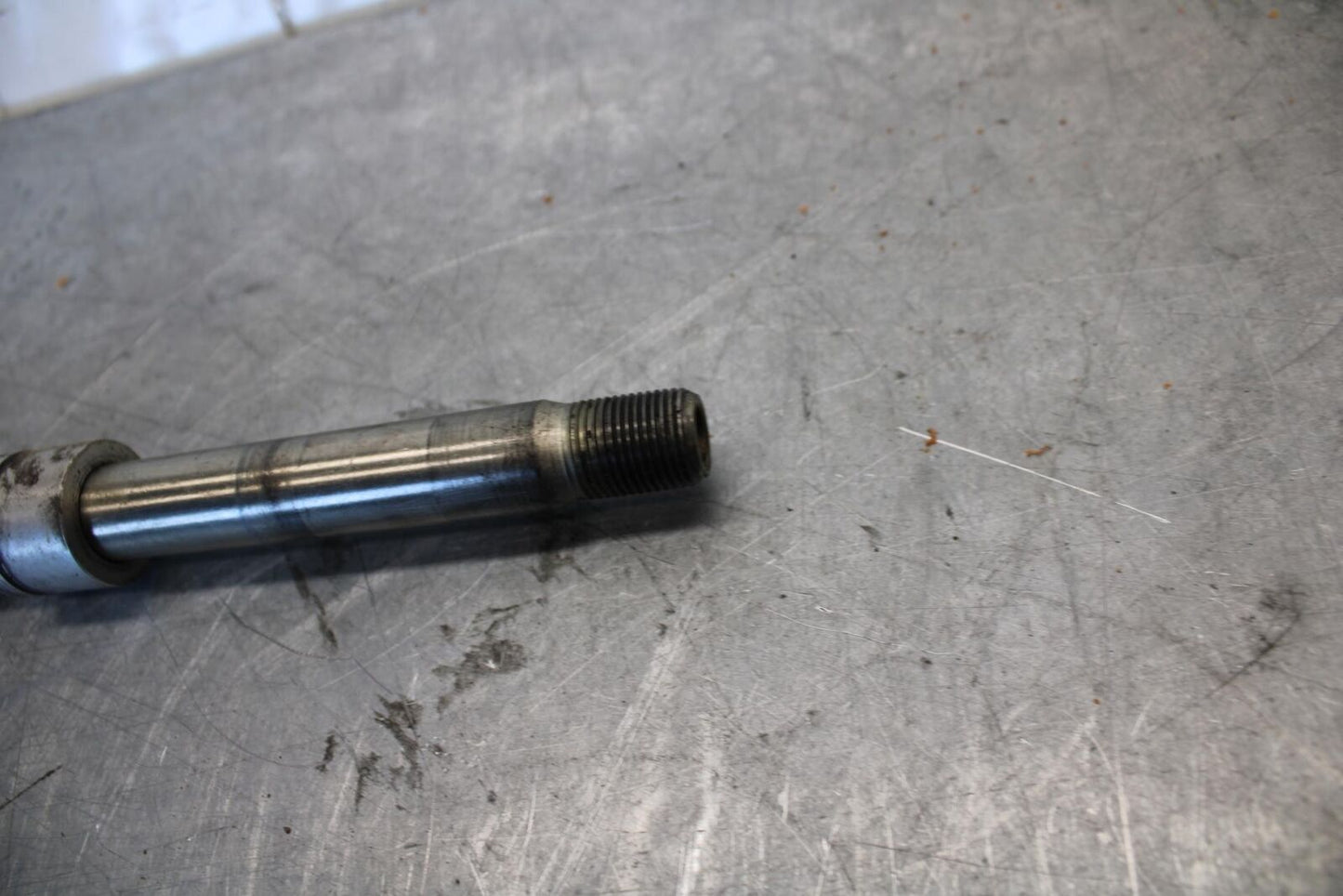 2006 Triumph Daytona 675 Triple FRONT WHEEL RIM AXLE PIVOT BOLT BB434
