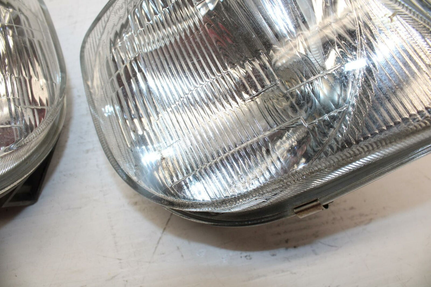 96 YAMAHA YZF750R FRONT HEADLIGHT HEAD LIGHT LAMP BB237