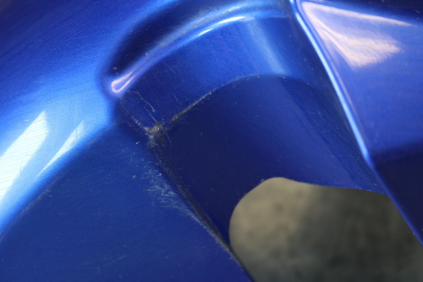 03-07 SUZUKI SV1000S FRONT WHEEL FENDER COWL FAIRING 35004-0129-17M BB657