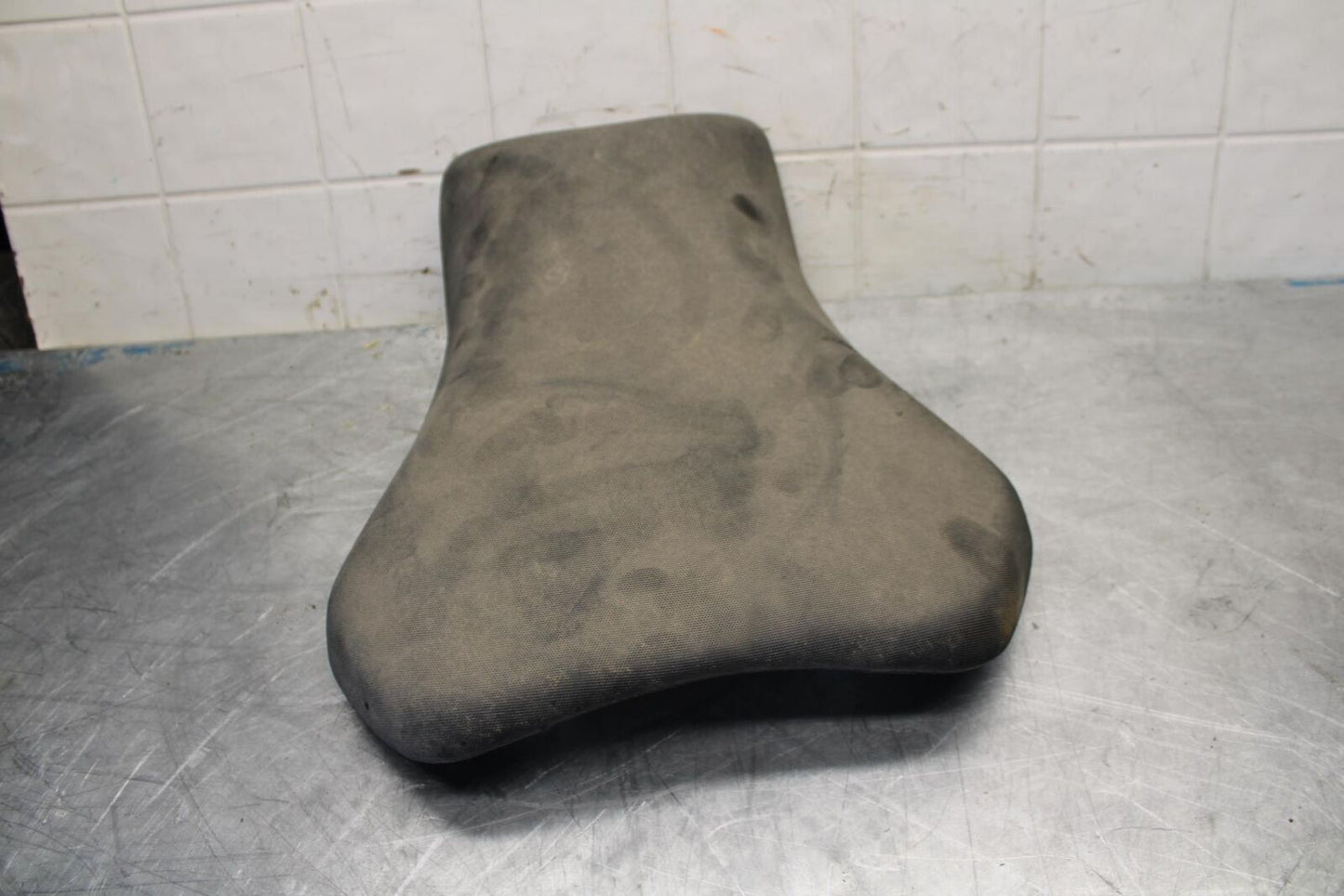 15-21 SUZUKI GSXR600 FRONT DRIVERS SEAT PAD SADDLE BB463