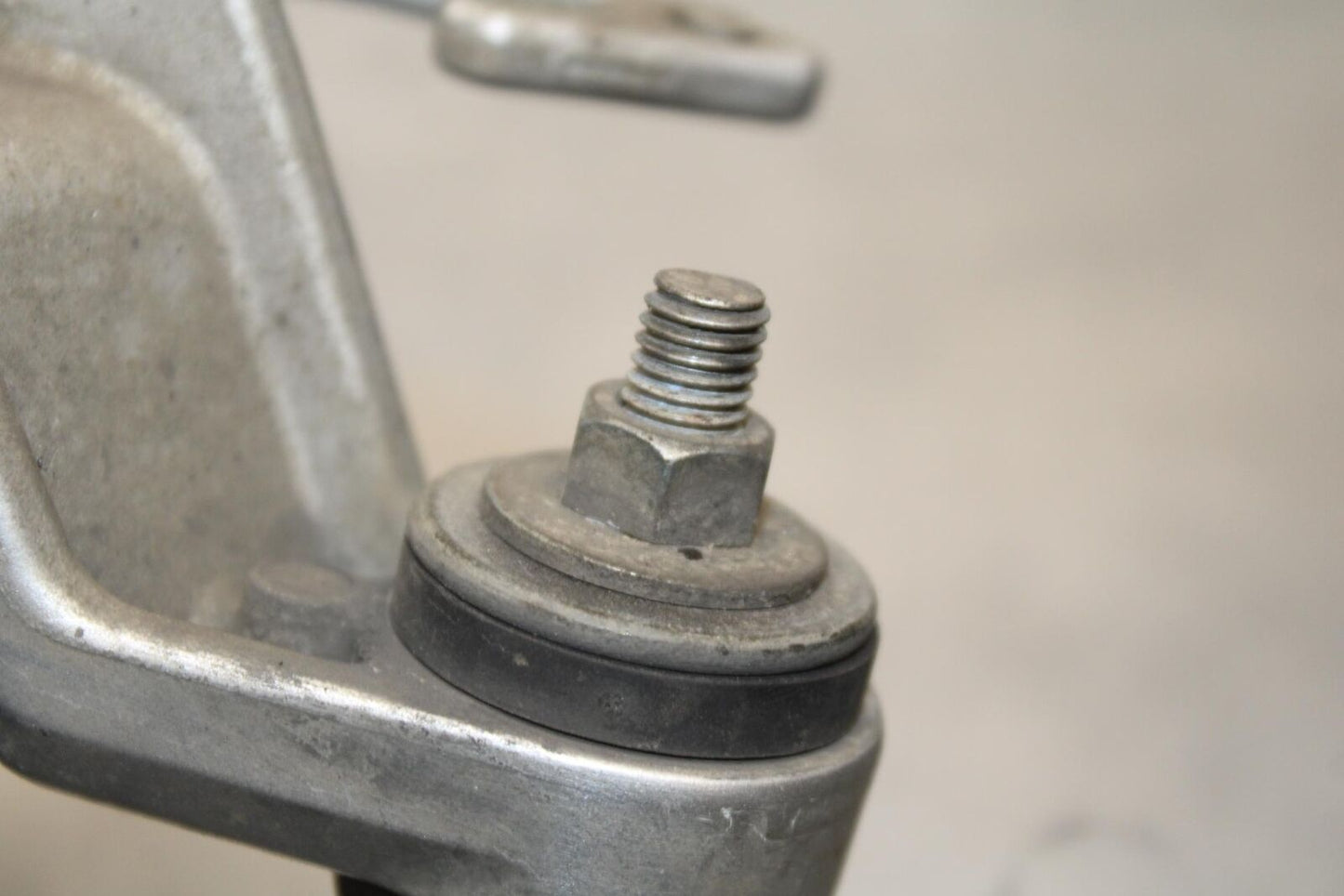 2003 Suzuki SV1000S RIGHT REAR FOOT REST PEG STEP BB85