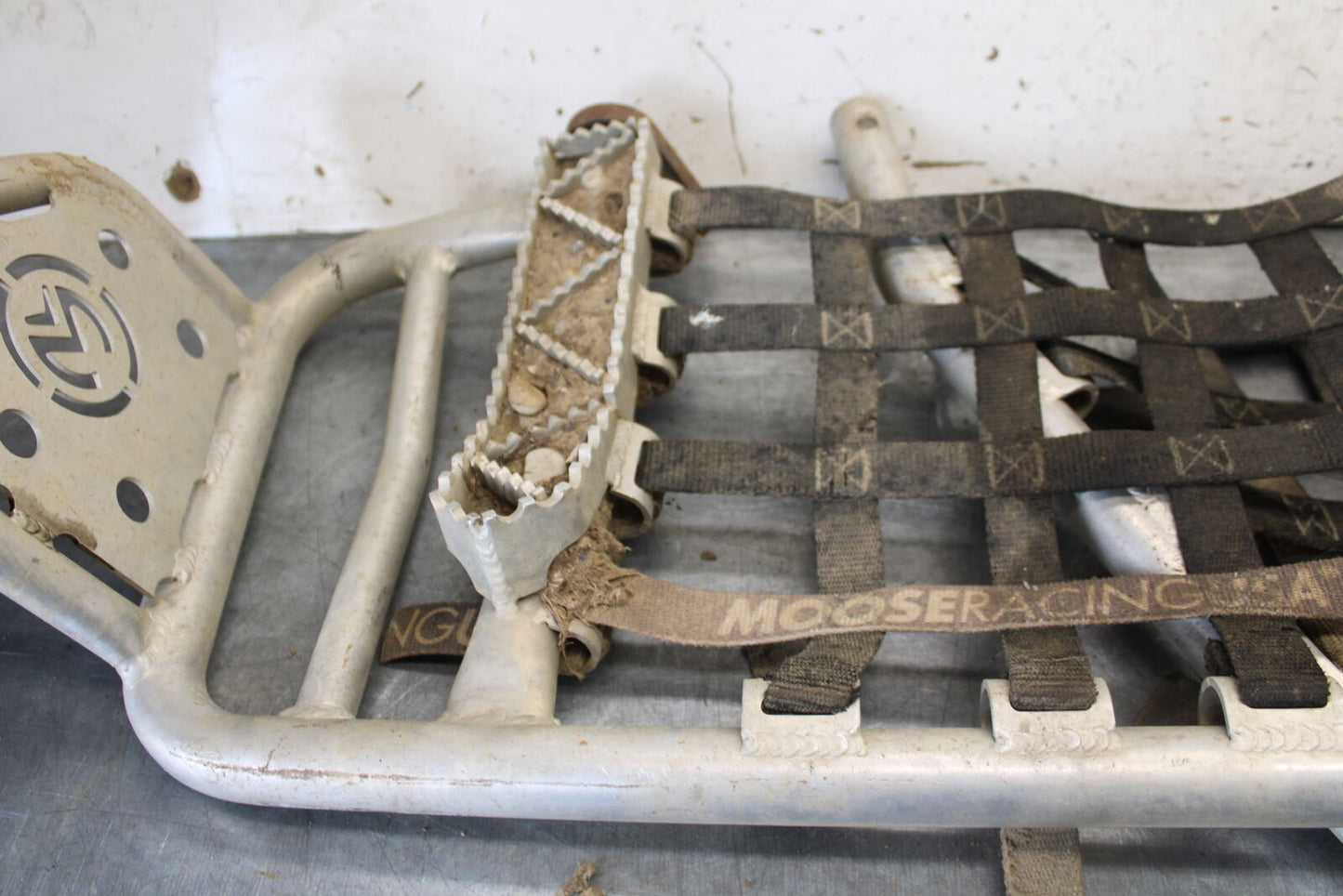 01-05 YAMAHA RAPTOR 660R LEFT RIGHT FOOT RESTS PEGS STEPS BB695