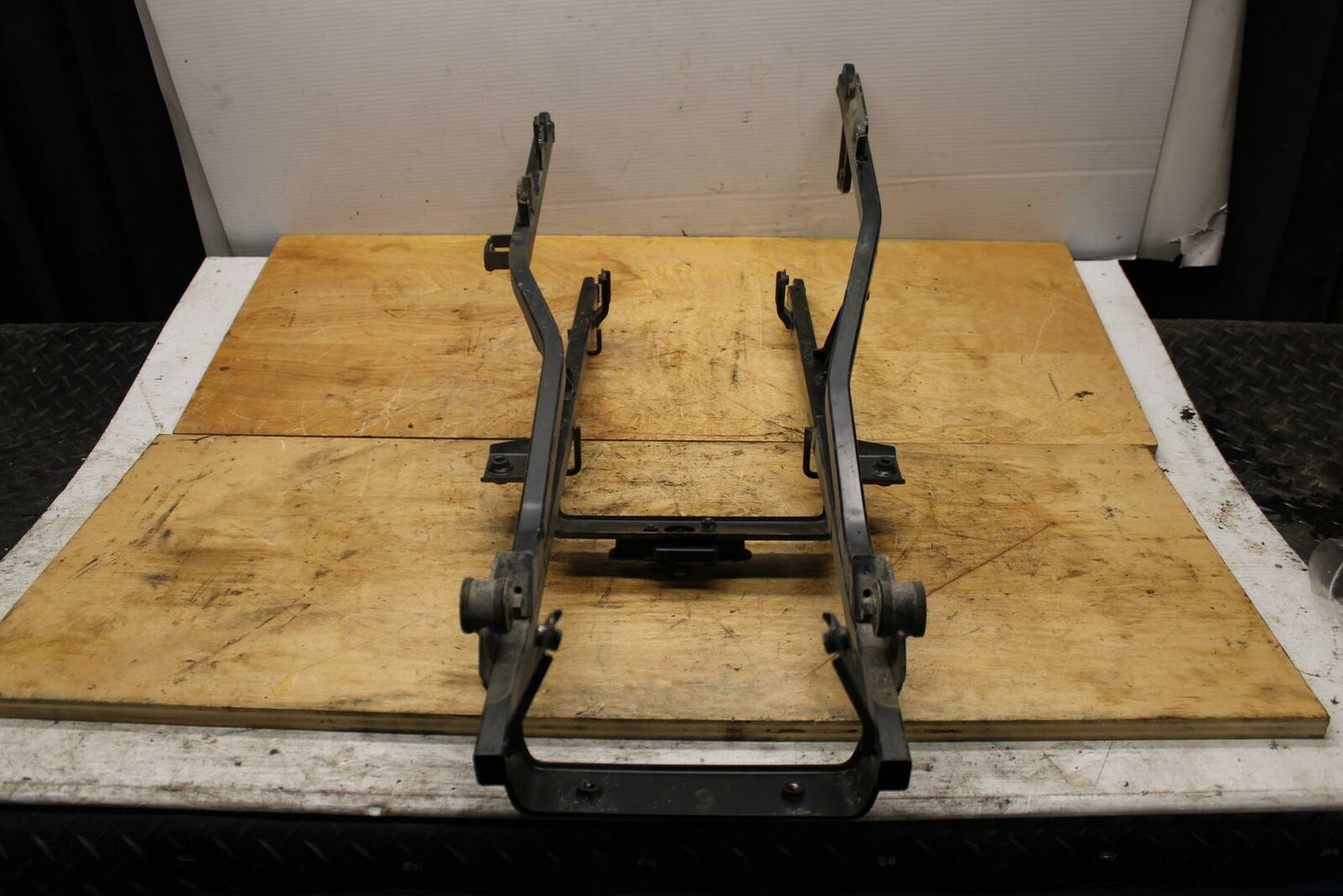 02-03 SUZUKI VSTROM 1000 REAR BACK TAIL SUBFRAME SUB FRAME BB331