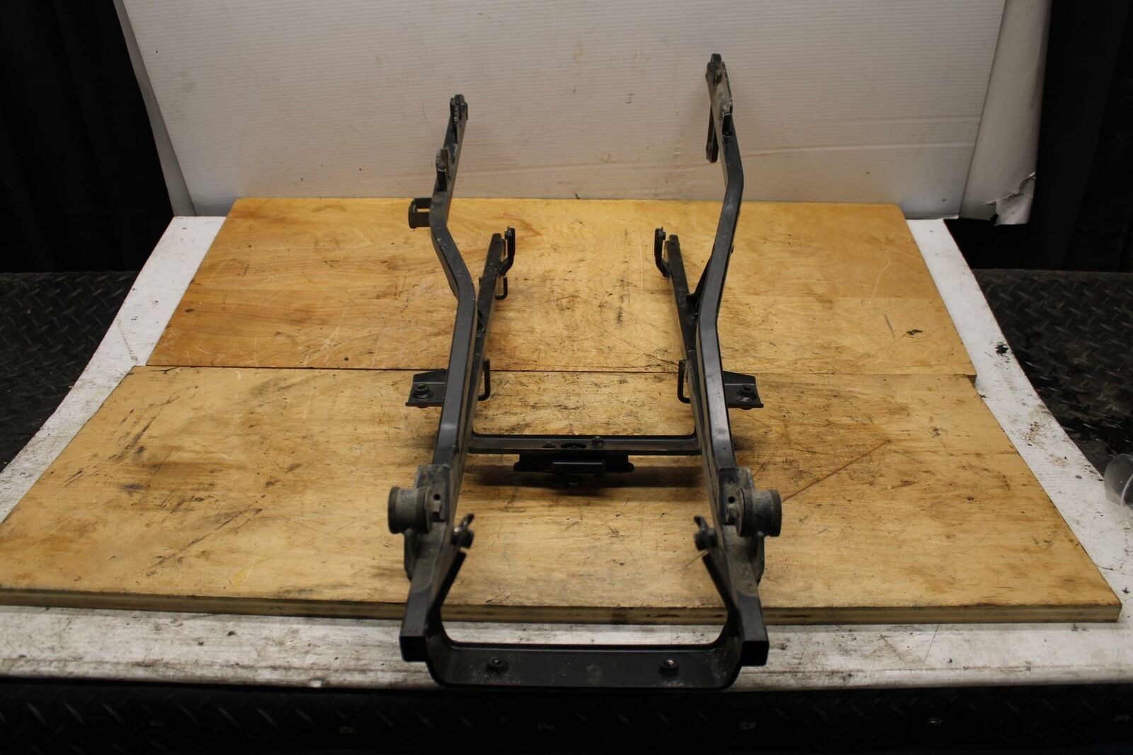 02-03 SUZUKI VSTROM 1000 REAR BACK TAIL SUBFRAME SUB FRAME BB331