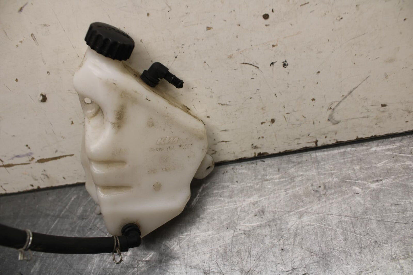 16-18 KTM 690 DUKE COOLANT WATER TANK RESERVOIR BOTTLE BB631