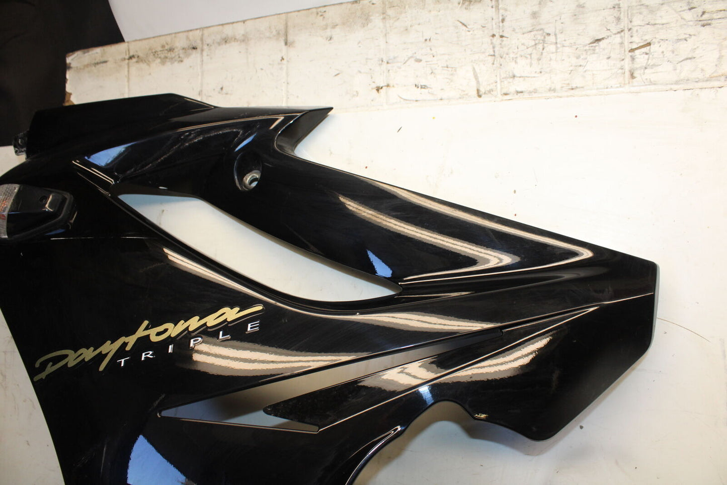 07-08 TRIUMPH DAYTONA 675 LEFT LOWER MID UPPER SIDE FAIRING COWL BB685