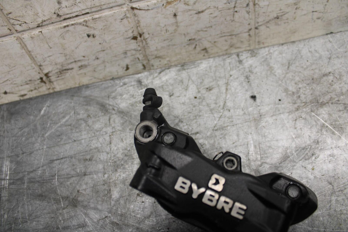 22-23 HUSQVARNA SVARTPILEN 401 FRONT BRAKE CALIPER BB541