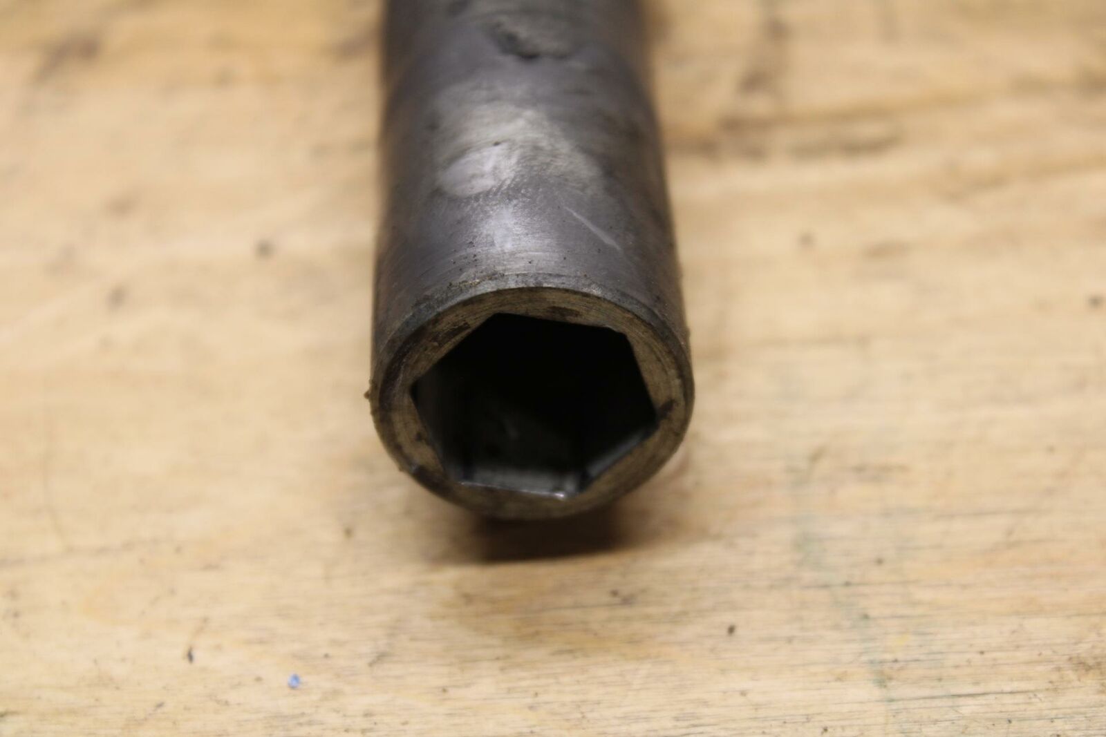 02-03 SUZUKI VSTROM 1000 FRONT WHEEL RIM AXLE PIVOT BOLT BB331