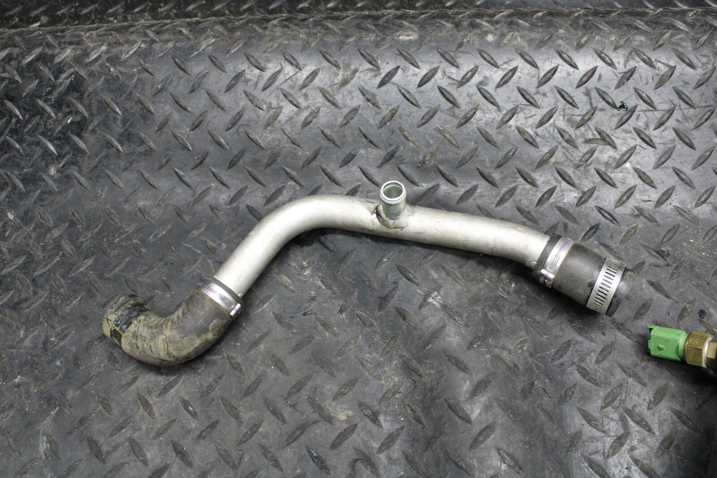 10-11 APRILIA RSV4 R HOSES ENGINE COOLANT WATER PIPES THERMOSTAT HOUSING BB202