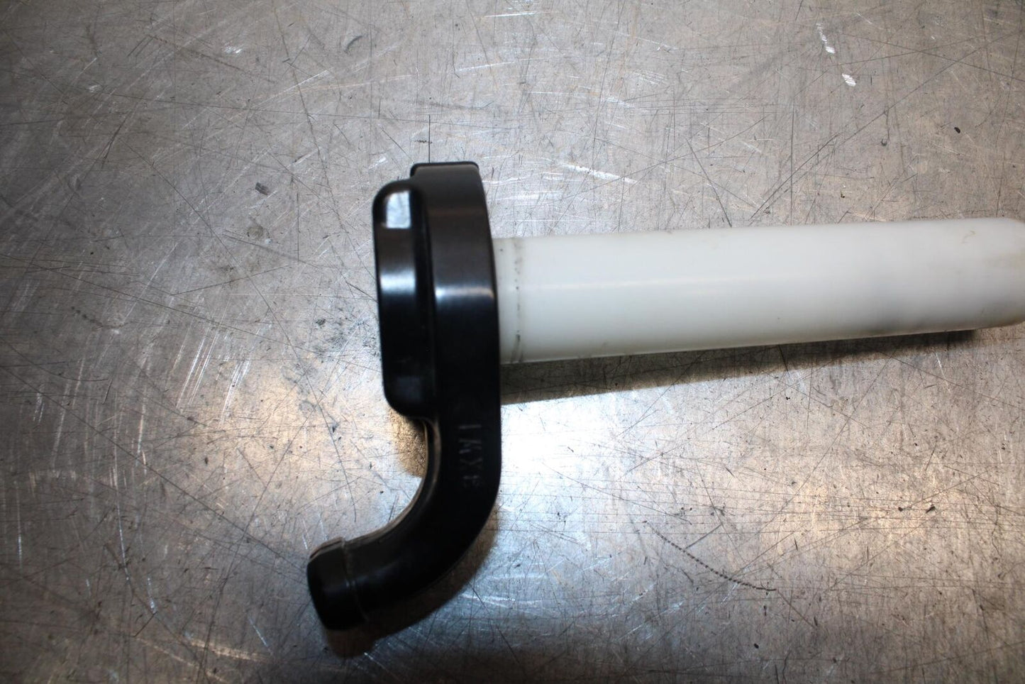 98-99 YAMAHA YZF R1 THROTTLE CABLE LINE HOUSING GUIDE 3XW-26281-01-00 BB74