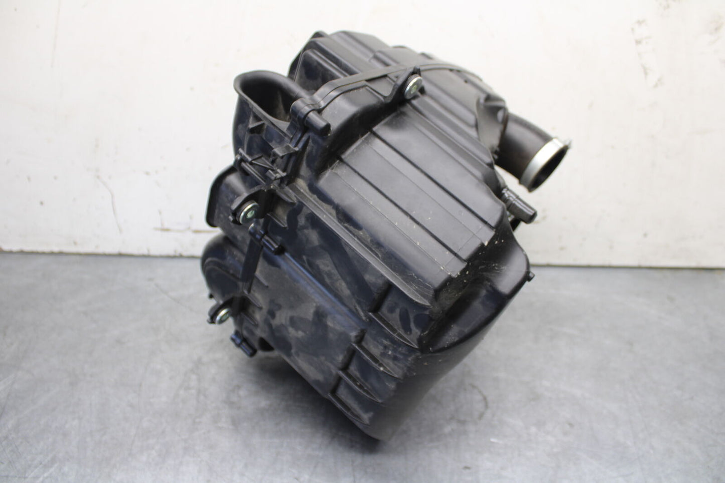 22-24 YAMAHA XSR900 AIRBOX AIR INTAKE FILTER BOX BB683