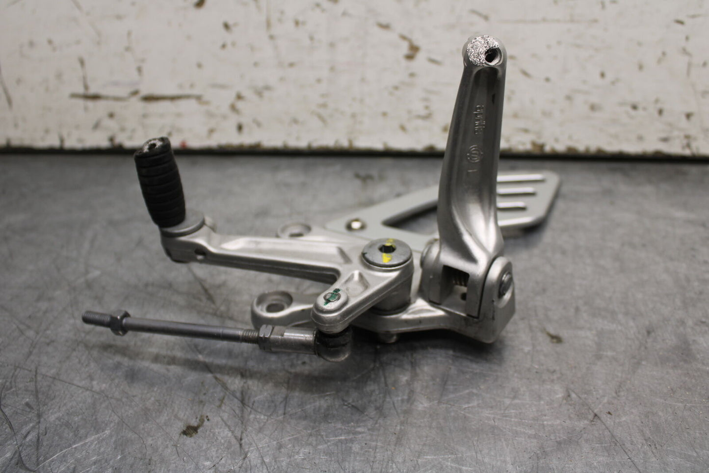 15-19 APRILIA RSV4 RF LEFT REARSET REAR SET DRIVER FOOT PEG REST STOP BB611