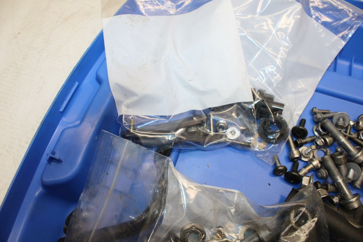 08-11 TRIUMPH SPEED TRIPLE HARDWARE SCREWS BB366