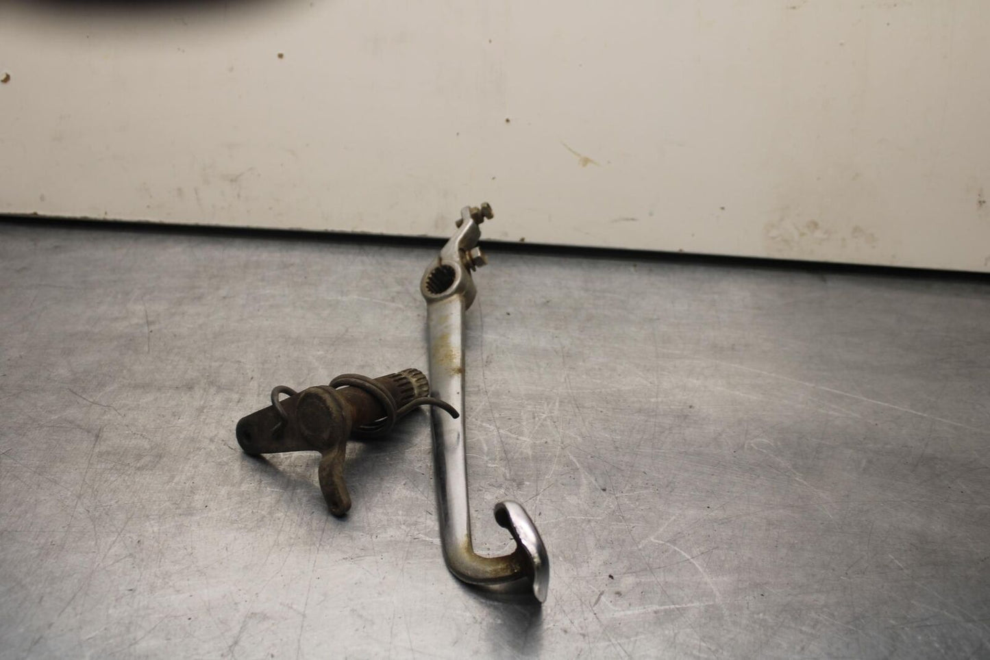 80-83 SUZUKI GS750E RIGHT REARSET BRAKE FOOT PEDAL BB82