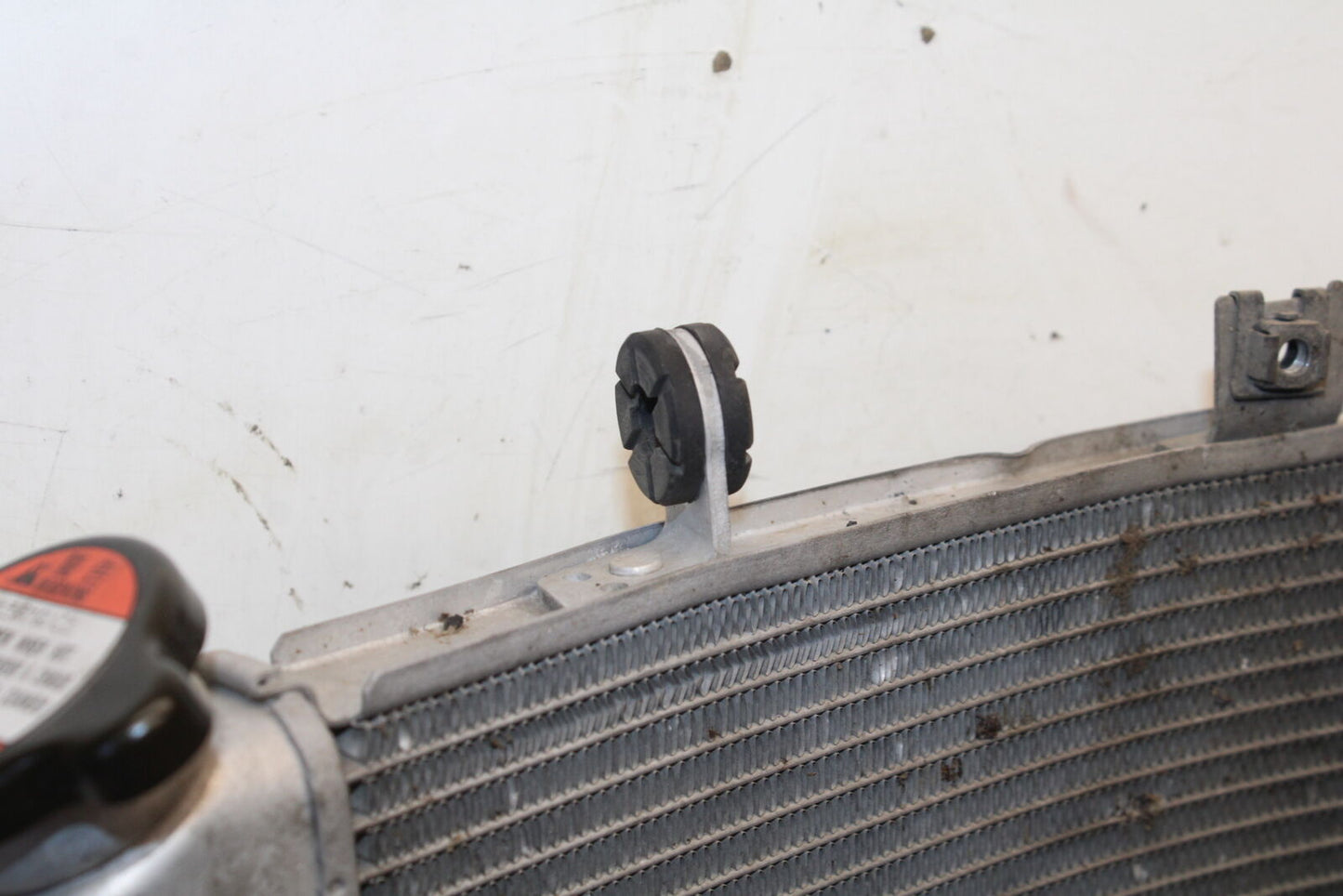 04 SUZUKI GSXR600 ENGINE RADIATOR MOTOR COOLER COOLING RADIATER BB676