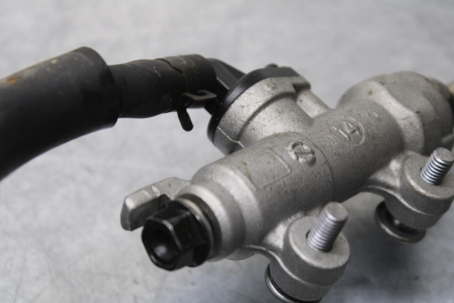 01-06 HONDA CBR600F4I REAR BACK BRAKE MASTER CYLINDER W RESERVOIR BB626