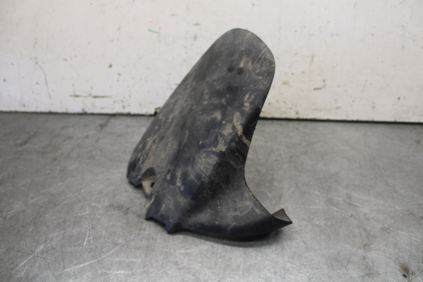 06-07 SUZUKI GSXR 600 REAR BACK WHEEL TIRE HUGGER FENDER BB694