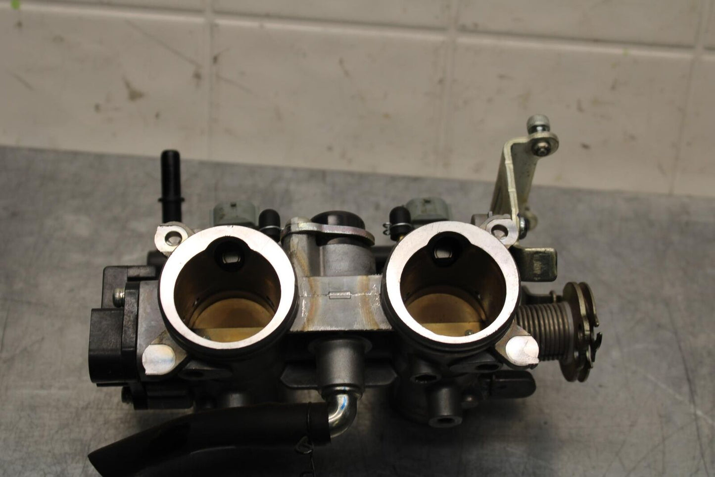 19-21 YAMAHA YZF R3 MAIN FUEL INJECTORS / THROTTLE BODIES BB588