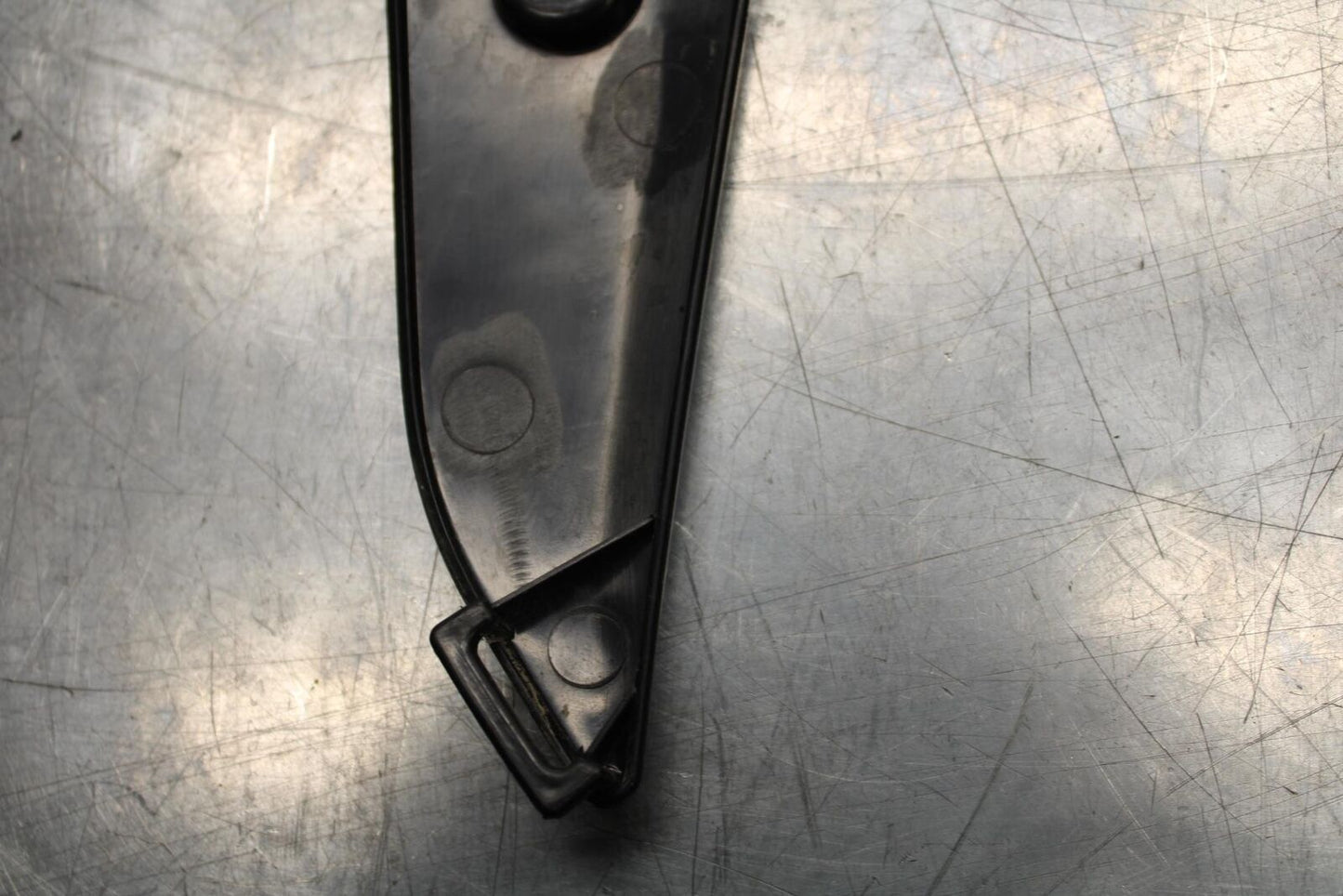 20 SUZUKI GSXR 1000 RIGHT LEFT GAS FUEL TANK PANELS COVERS TRIM SET COWLS BB597