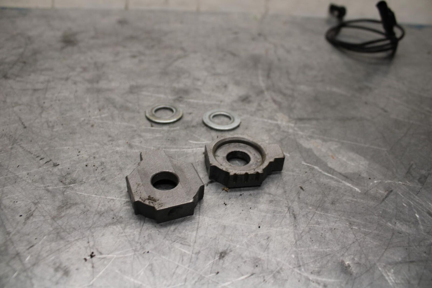 18 KTM RC 390 SWINGARM CHAIN TENSIONER ADJUSTMENT BRACKETS BB442