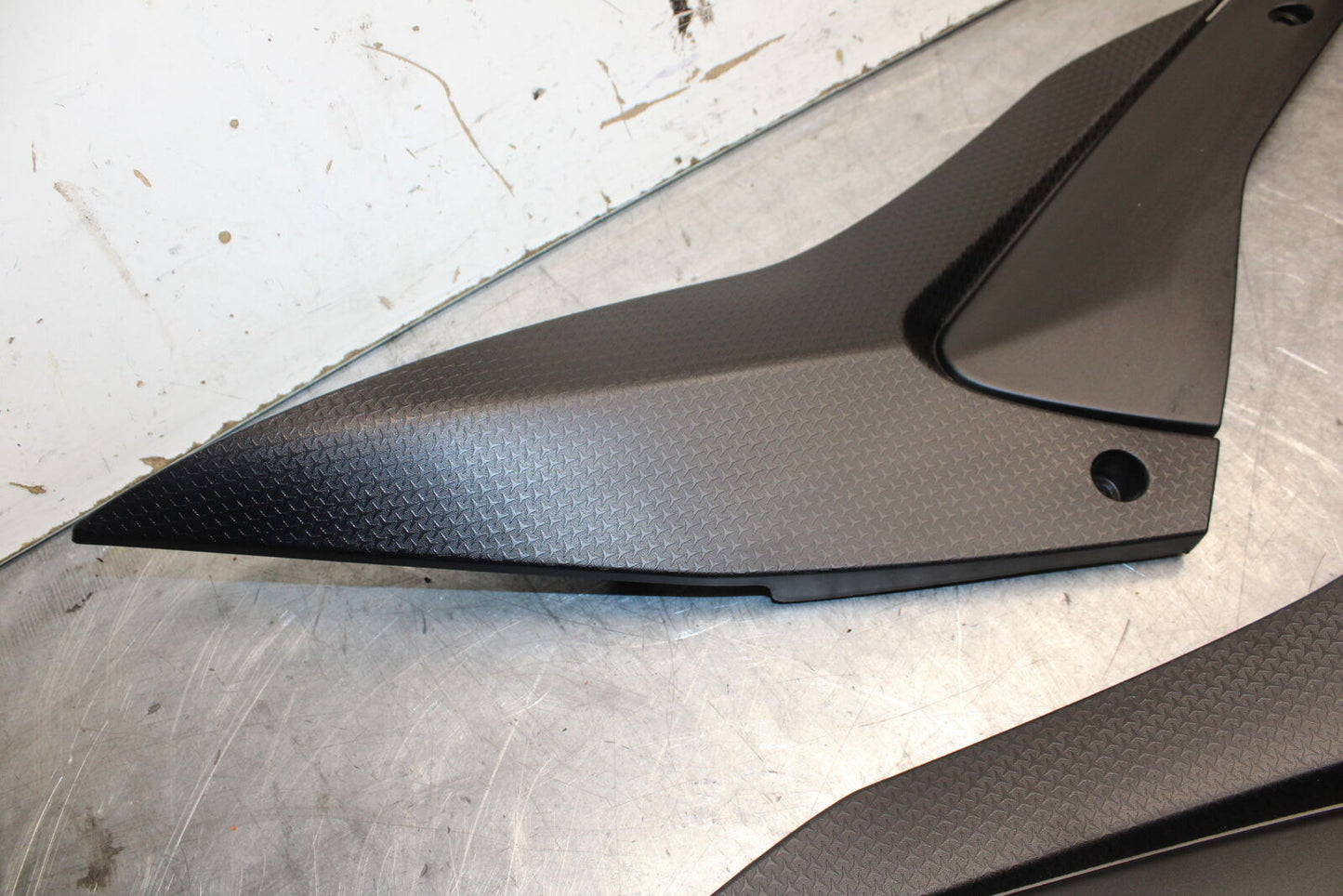 21-24 APRILIA RSV4 RIGHT LEFT FRONT SIDE SEAT PANELS COWLS FAIRINGS COVER BB668