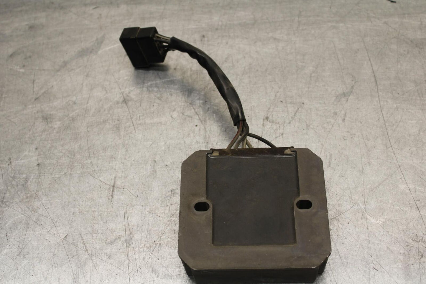 2004 Suzuki Intruder 1500 VL1500 RECTIFIER VOLTAGE REGULATOR 32800-44D11 BB573
