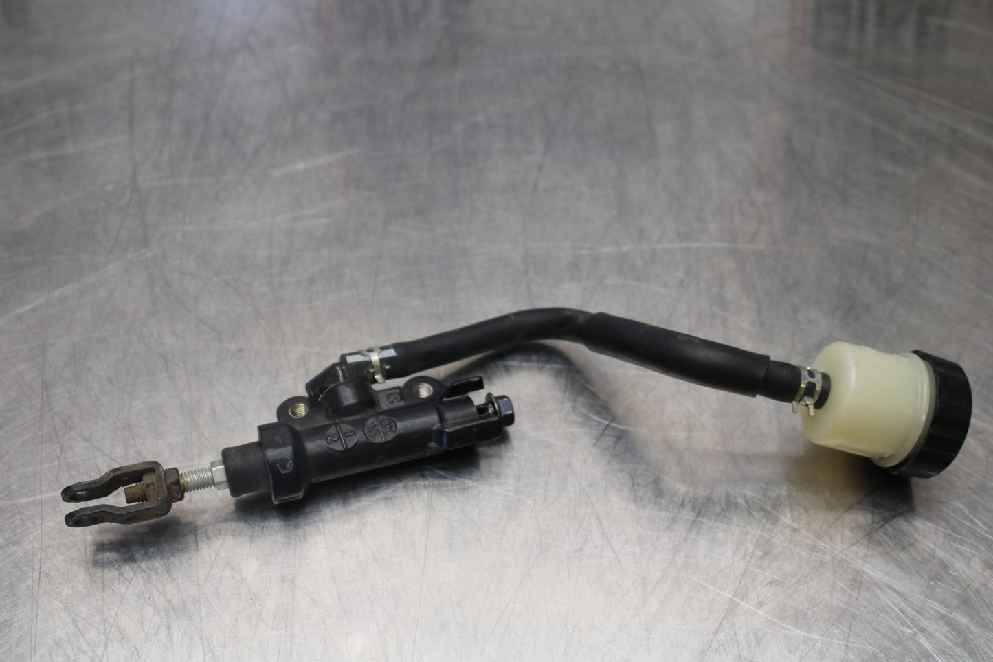 09-15 YAMAHA FZ6R REAR BACK BRAKE MASTER CYLINDER W RESERVOIR BB161