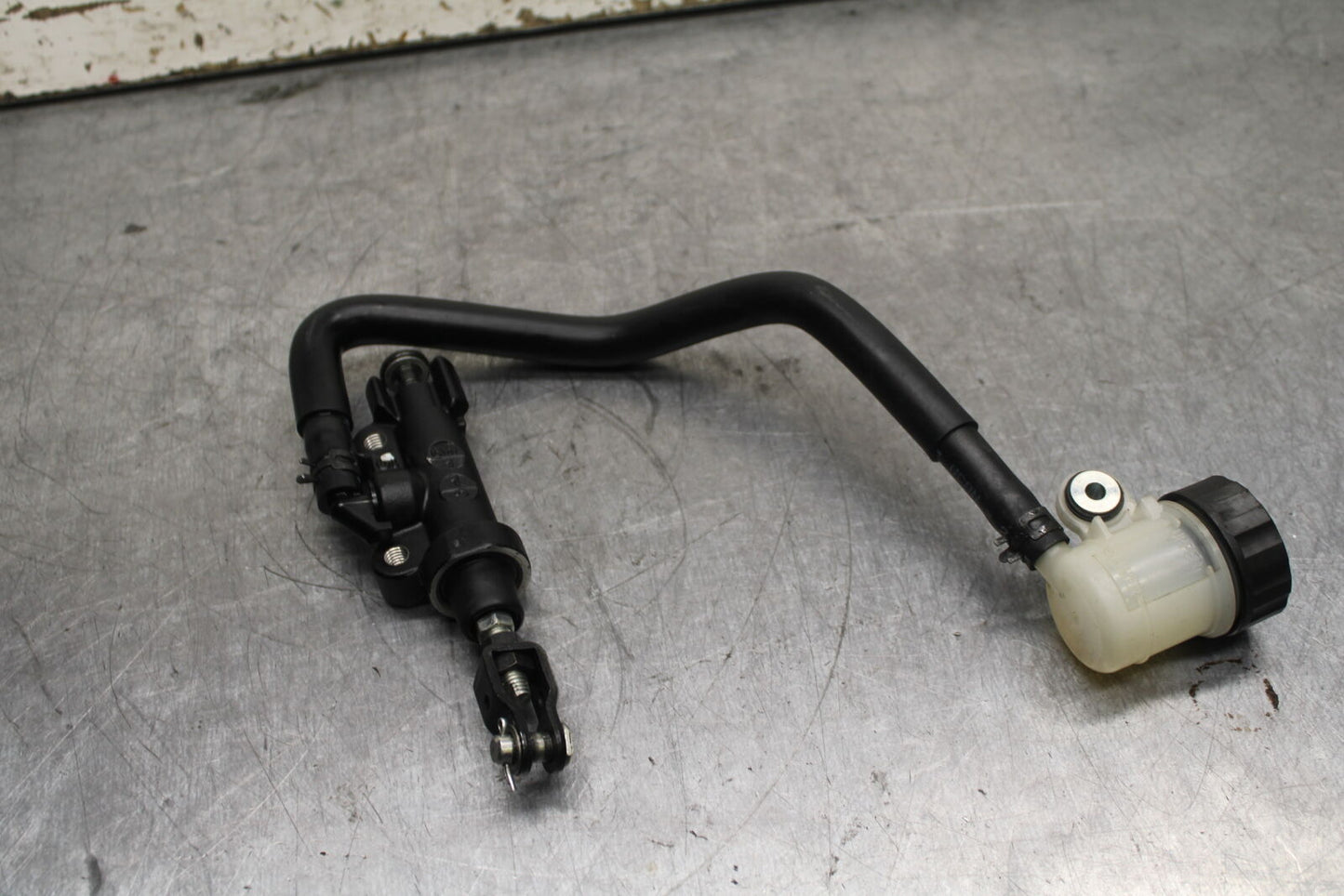 14-17 YAMAHA FZ09 REAR BACK BRAKE MASTER CYLINDER W RESERVOIR BB111