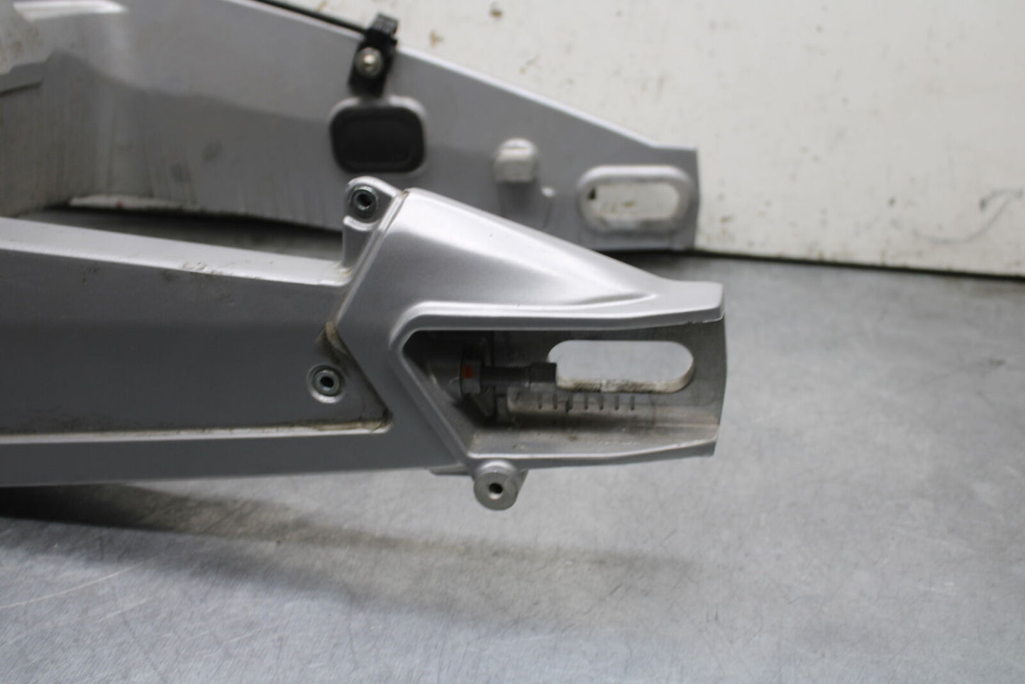 21-24 APRILIA TUONO 660 FACTORY REAR SWINGARM BACK SUSPENSION SWING ARM BB733