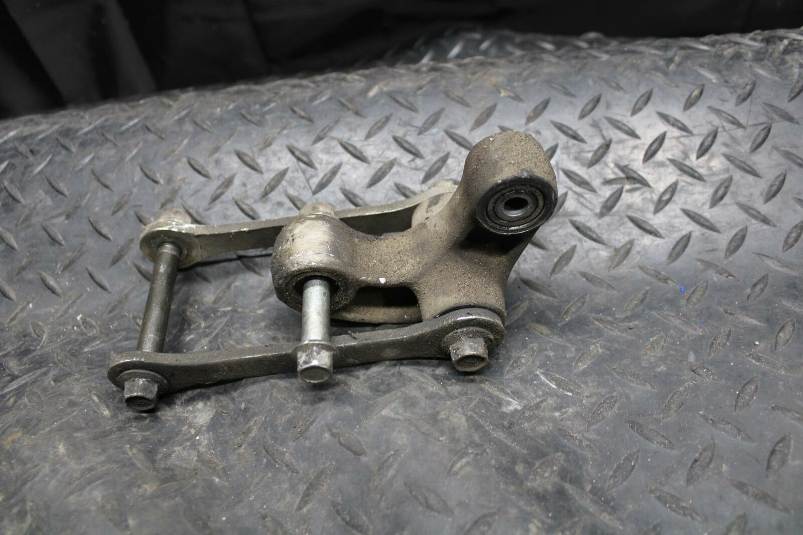 03 SUZUKI SV650S REAR DOGBONE SHOCK LINKAGE LINK BB219