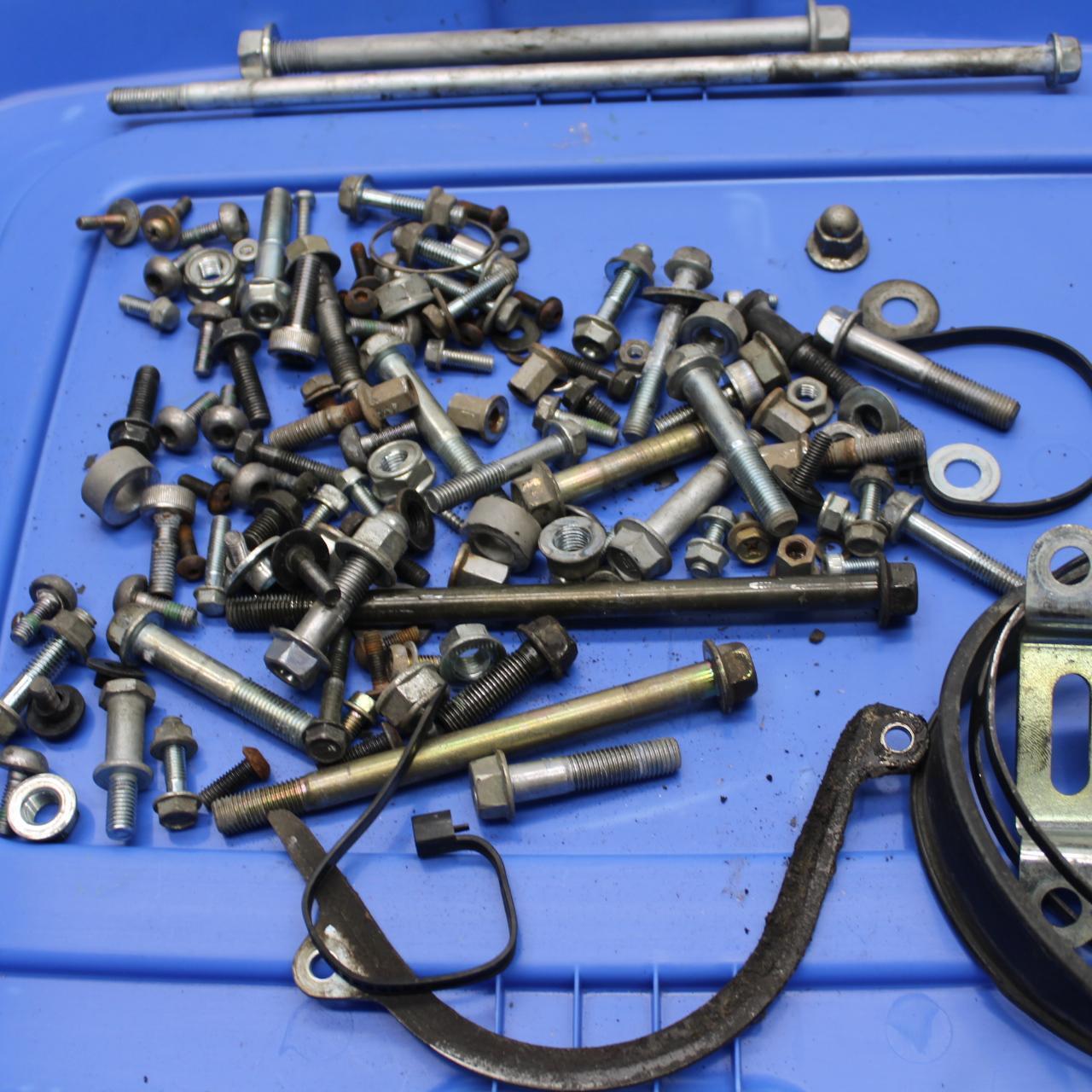 01-06 HONDA CBR600F4I MISCELLANEOUS MOUNTING BOLTS HARDWARE MOTOR SCREWS BB644