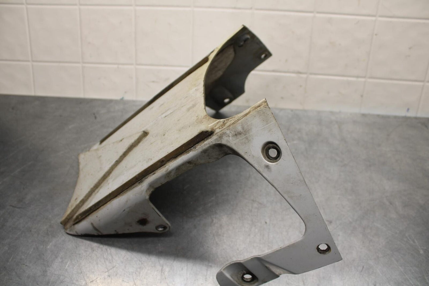 1999 Suzuki GSXR600 LOWER BOTTOM BELLY FAIRING COWL BB580