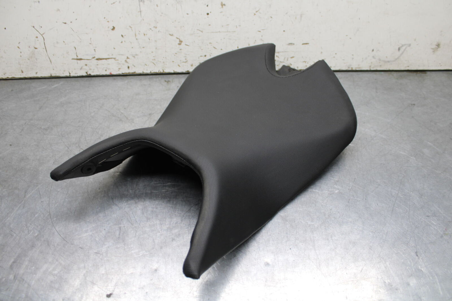 21-24 APRILIA TUONO 660 FACTORY FRONT DRIVERS SEAT PAD SADDLE PILLION BB733