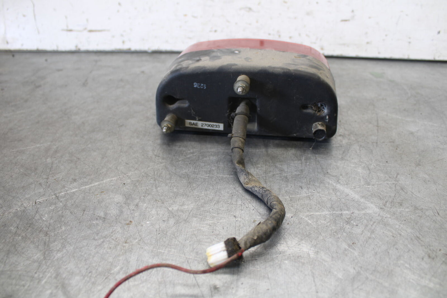 01-06 TRIUMPH TIGER 955I REAR TAIL TAILLIGHT BACK BRAKE LIGHT BB693