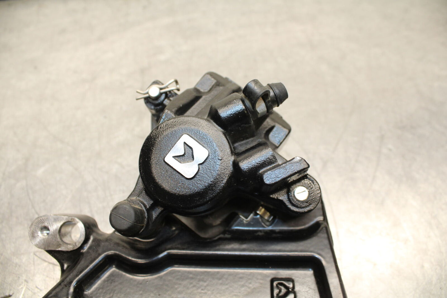 17-24 KTM 390 DUKE REAR BACK BRAKE CALIPER W MOUNT BRACKET BB734