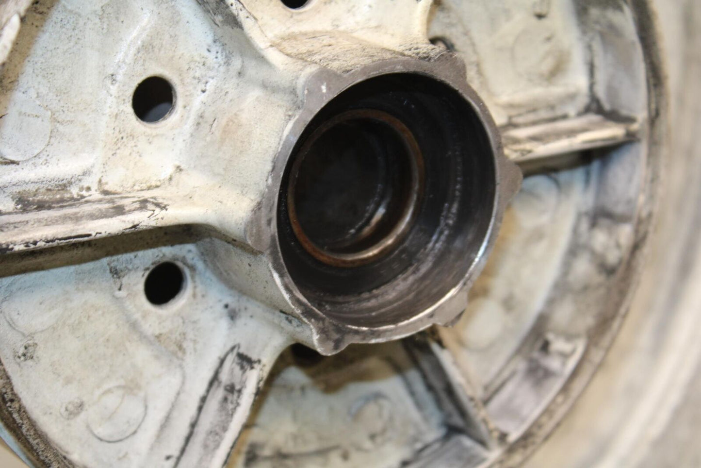 1999 Suzuki GSXR600 REAR WHEEL AND ROTOR BACK BRAKE DISC BB580