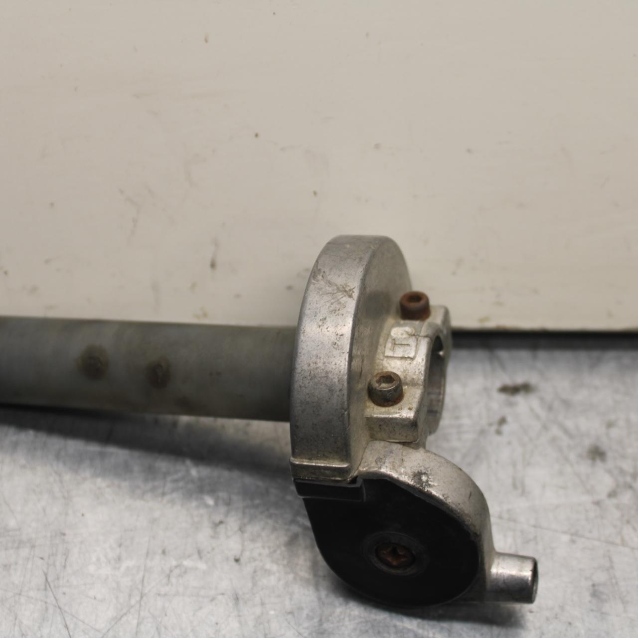 2005 Yamaha Banshee 350 YFZ350 RIGHT THROTTLE GRIP BB79