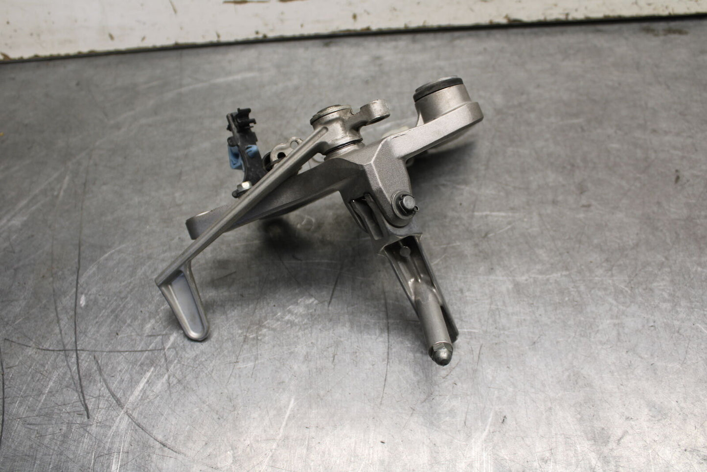 17-21 HONDA CBR1000RR SP RIGHT REARSET REAR SET DRIVER FOOT PEG REST STOP BB681